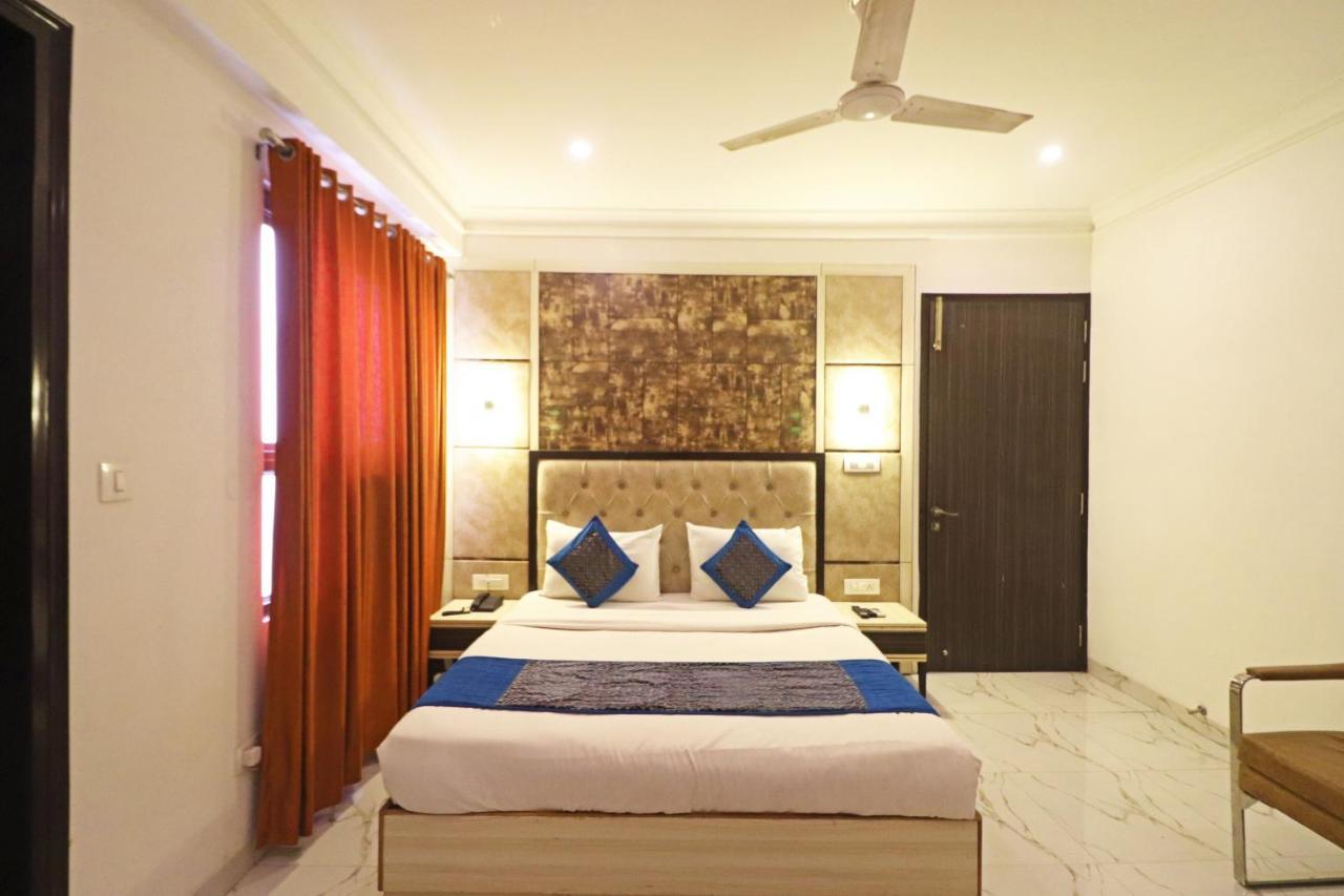Hotel Almora Near Delhi Airport New Delhi Eksteriør billede