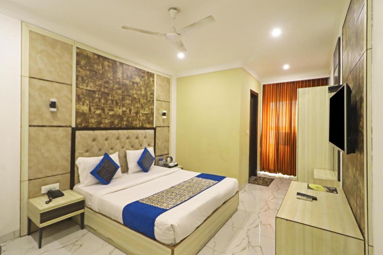 Hotel Almora Near Delhi Airport New Delhi Eksteriør billede