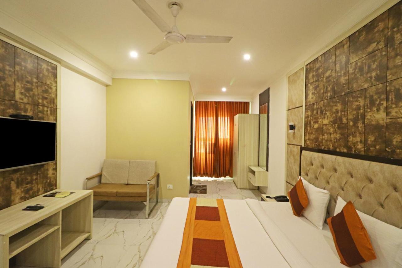 Hotel Almora Near Delhi Airport New Delhi Eksteriør billede