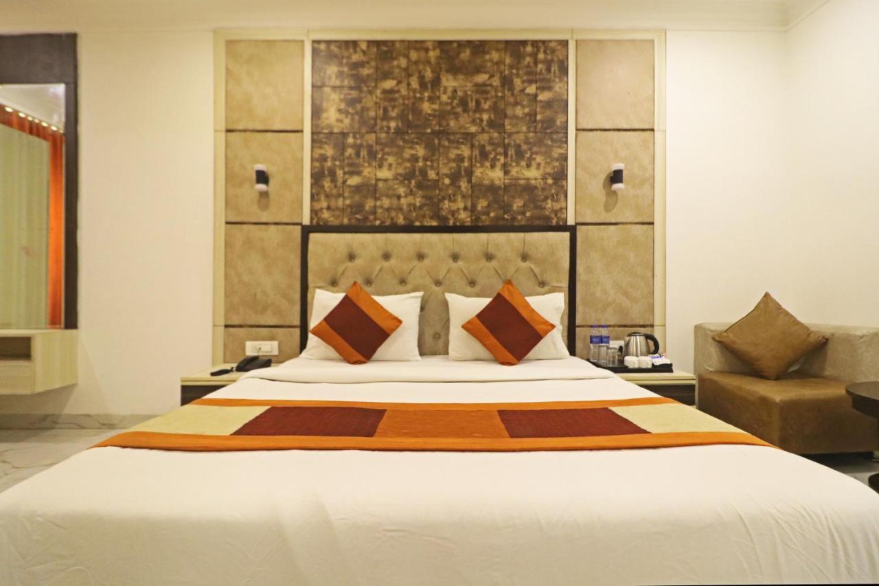 Hotel Almora Near Delhi Airport New Delhi Eksteriør billede