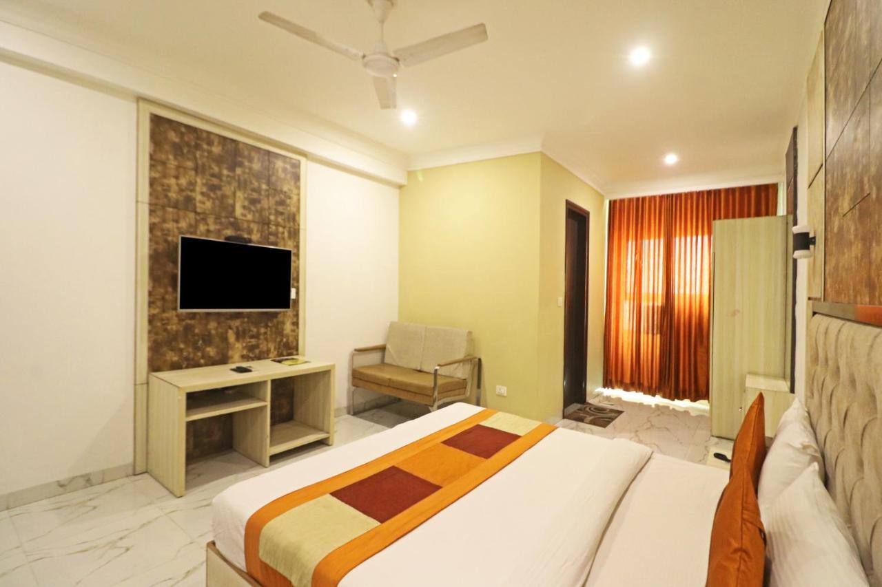 Hotel Almora Near Delhi Airport New Delhi Eksteriør billede