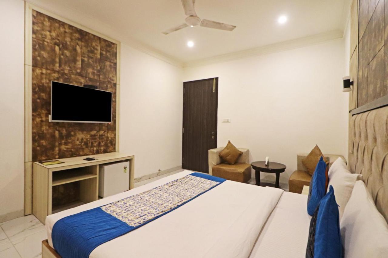 Hotel Almora Near Delhi Airport New Delhi Eksteriør billede