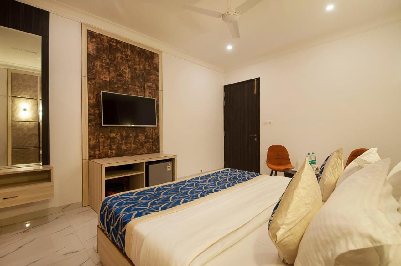 Hotel Almora Near Delhi Airport New Delhi Eksteriør billede