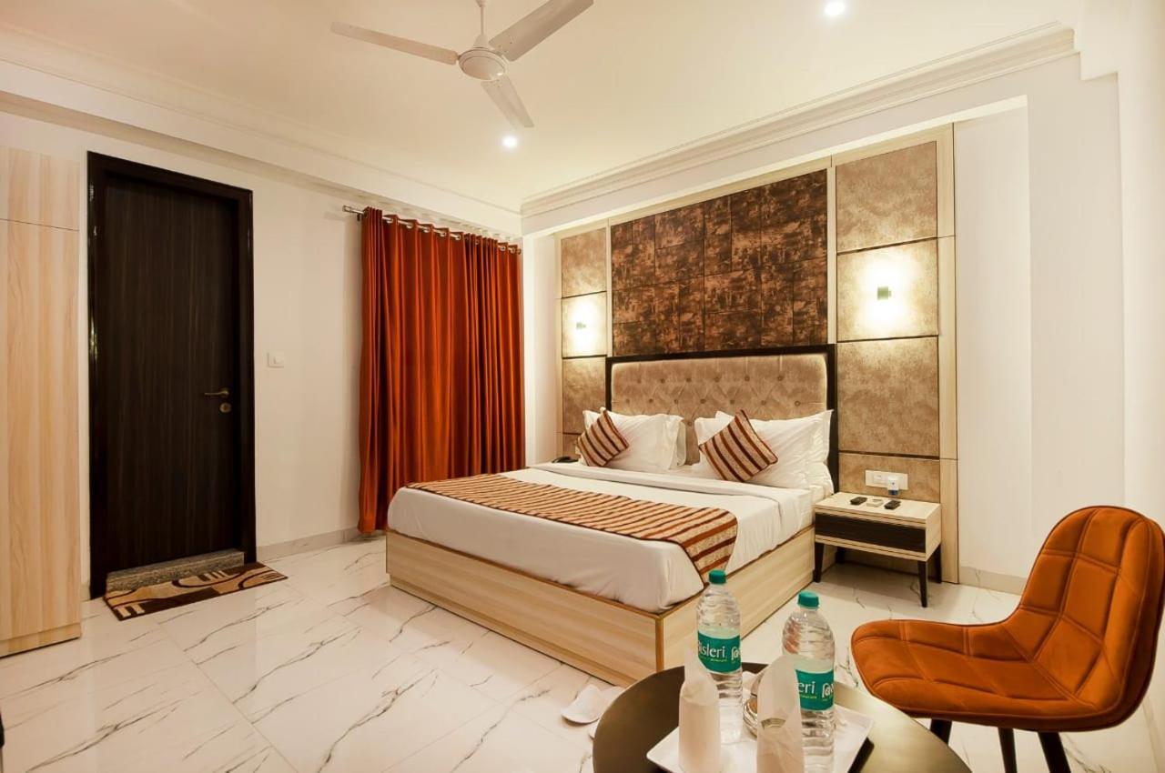 Hotel Almora Near Delhi Airport New Delhi Eksteriør billede