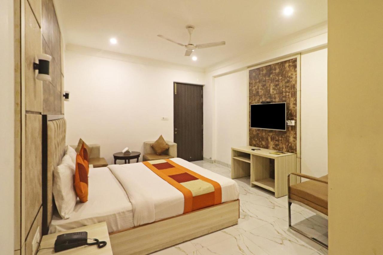 Hotel Almora Near Delhi Airport New Delhi Eksteriør billede