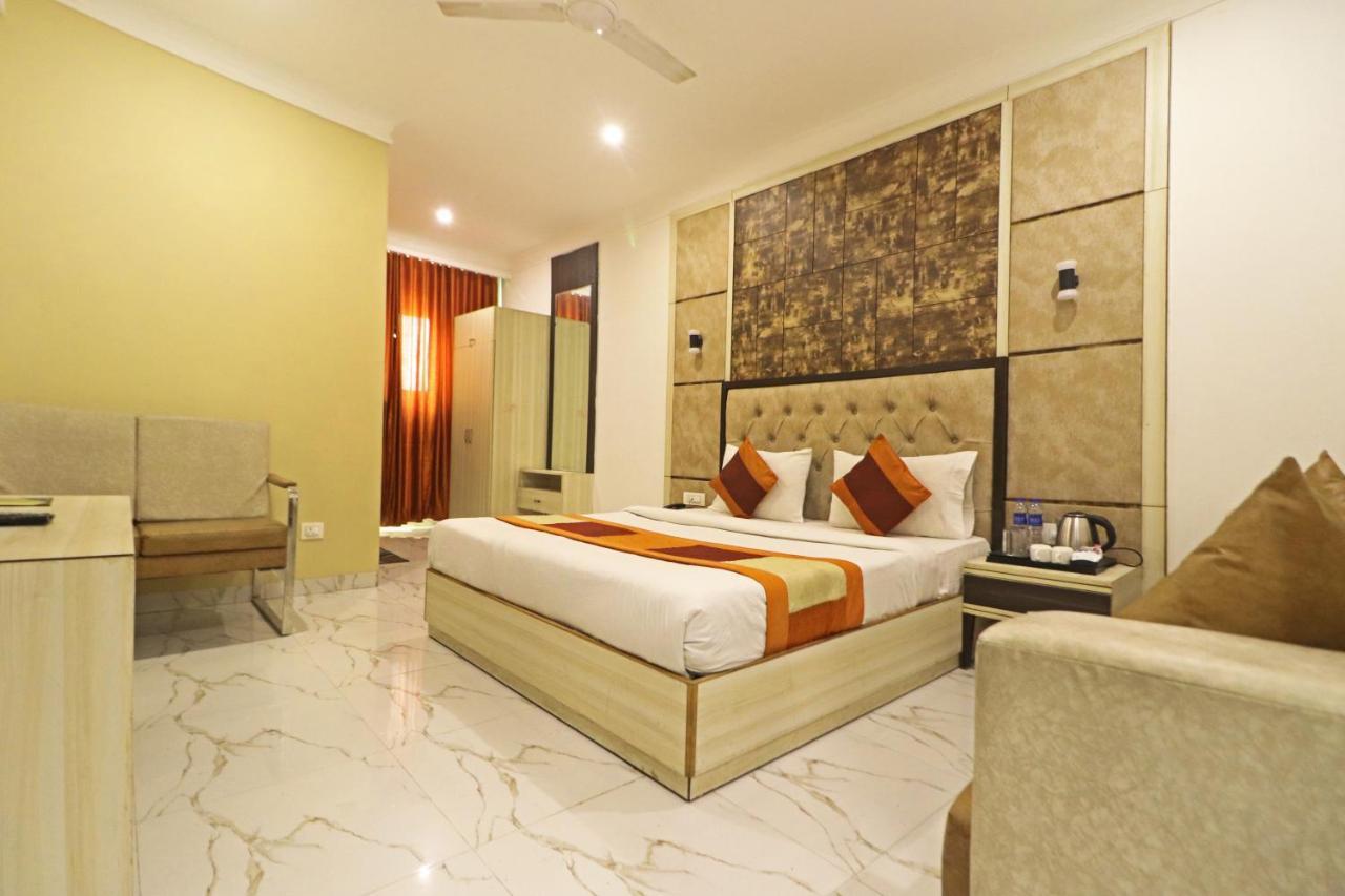 Hotel Almora Near Delhi Airport New Delhi Eksteriør billede