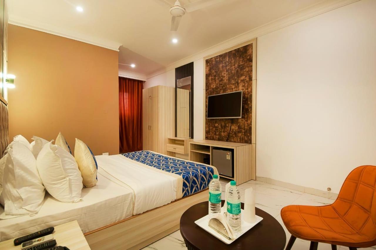 Hotel Almora Near Delhi Airport New Delhi Eksteriør billede